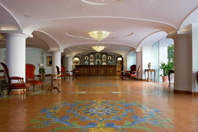 Grand Hotel La Favorita Sorrento Exterior photo Lobby
