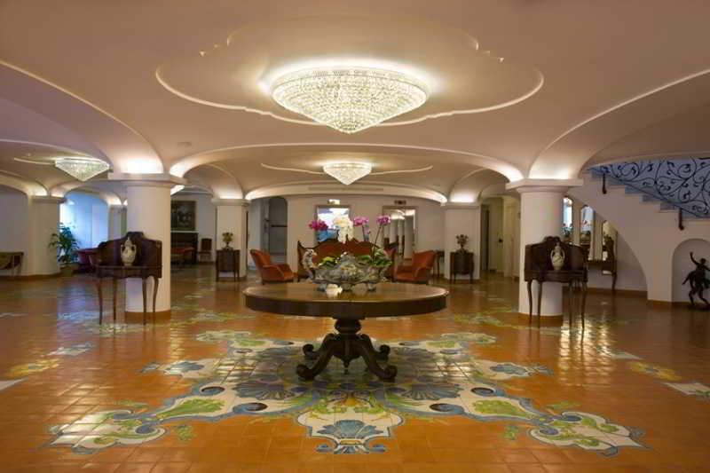 Grand Hotel La Favorita Sorrento Exterior photo The lobby of the hotel