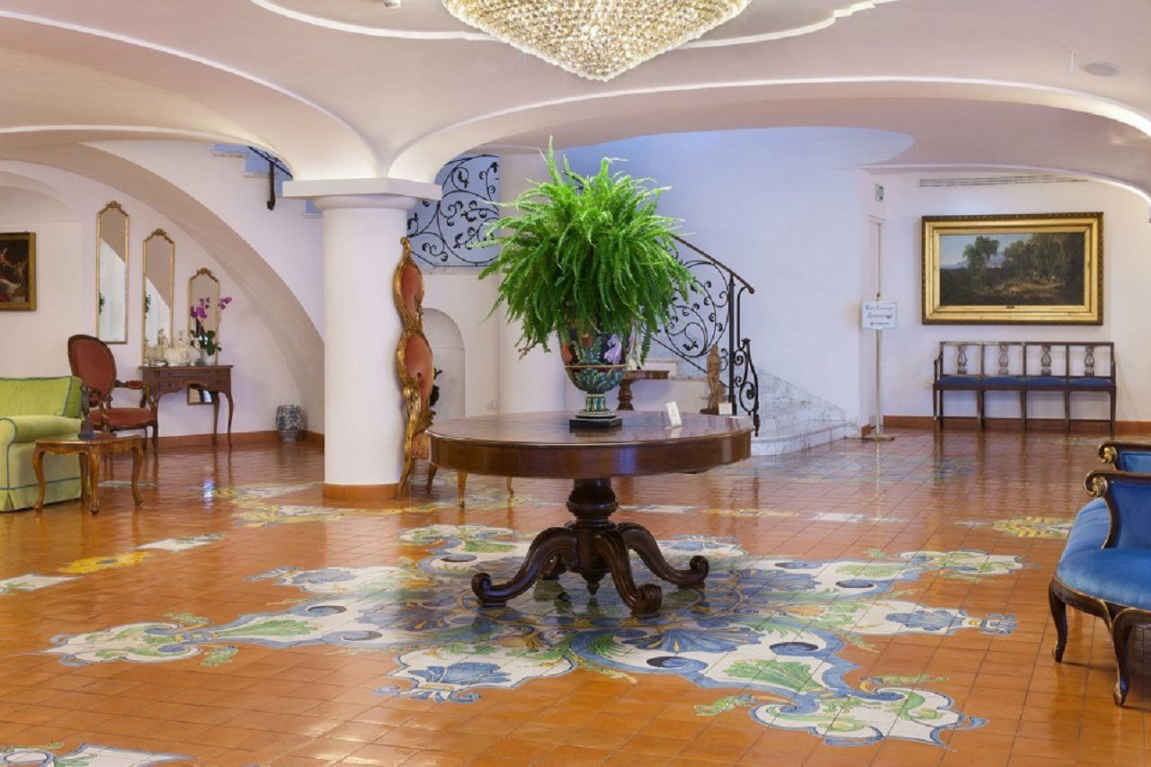 Grand Hotel La Favorita Sorrento Exterior photo Interior of the residence